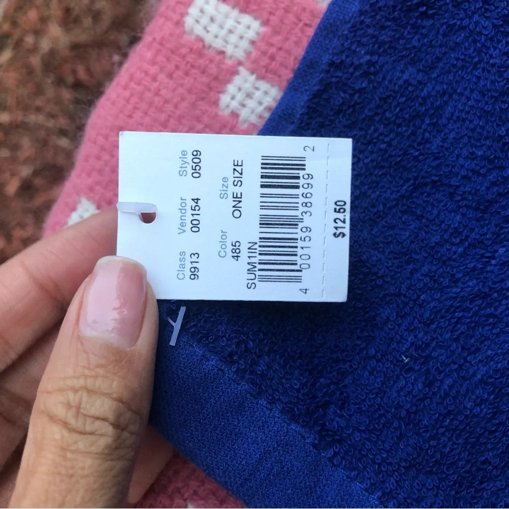 Brand new Aerie hand towel